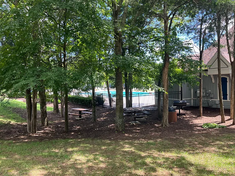 7529 Kemberton Ct — Photo 33