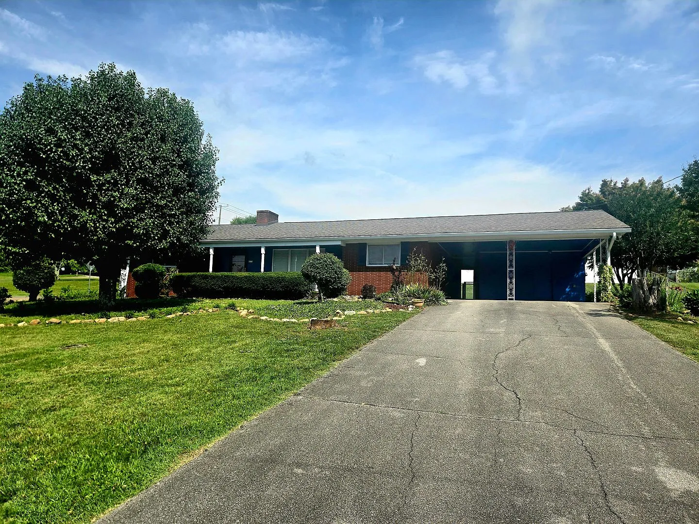 Beautiful 3br/1.5 home in Powell — Photo 1