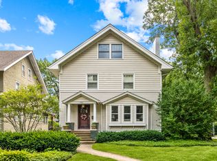 939 Ashland Ave, Wilmette, IL 60091