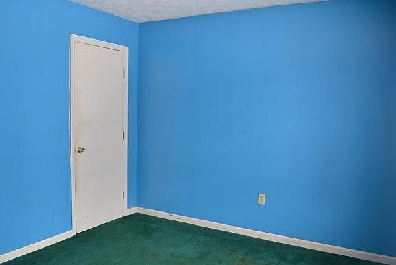 3rd image of 298 Meadow Dr