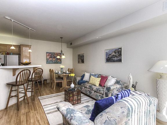 5th image of 507 Manhattan Pl