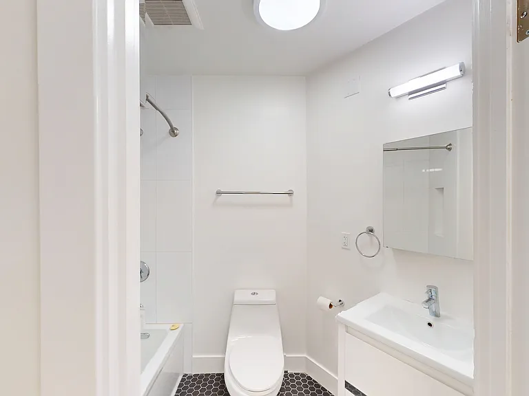 19 Hermann St #303 — Photo 7
