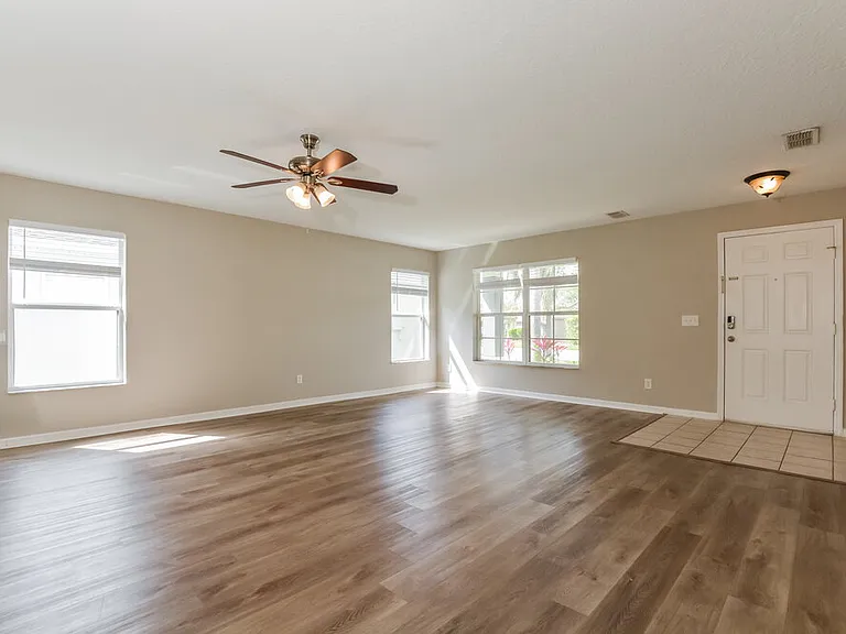 3905 Lone Eagle Pl — Photo 4
