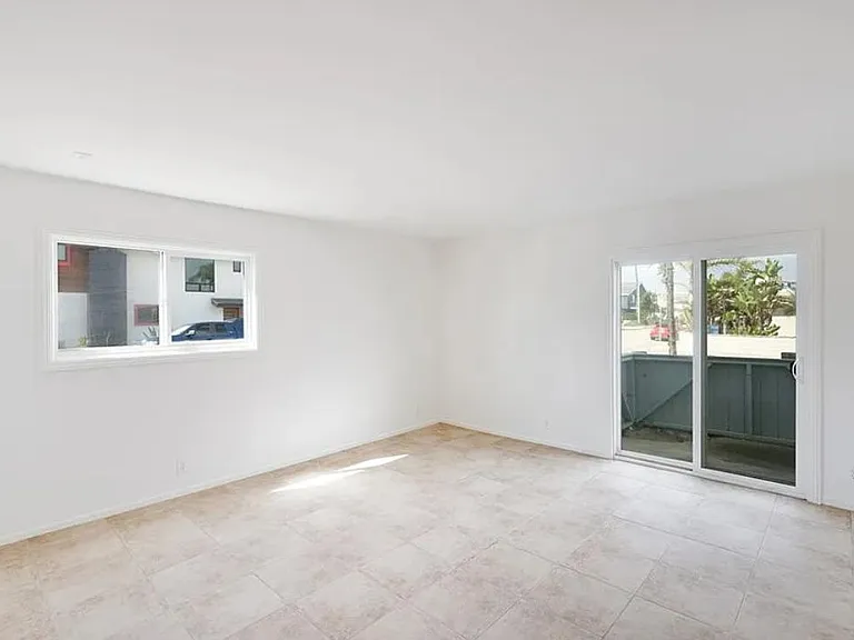1460 Mandalay Beach Rd #2 — Photo 2