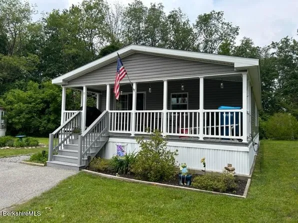 12 Comanche Dr, North Adams, MA 01247