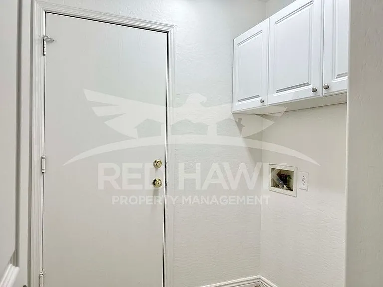 3106 S 100th Ln — Photo 15