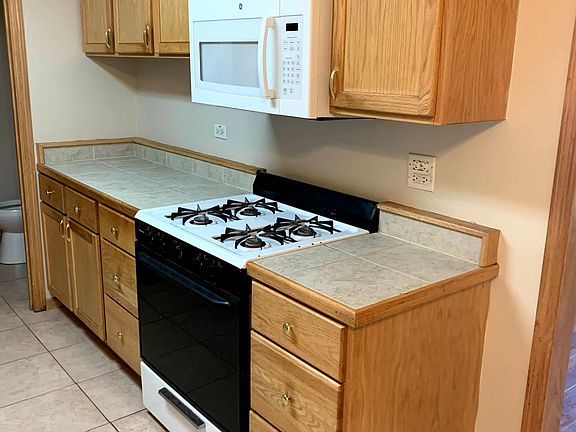 2nd image of 1309 Kingsbury Dr Unit E