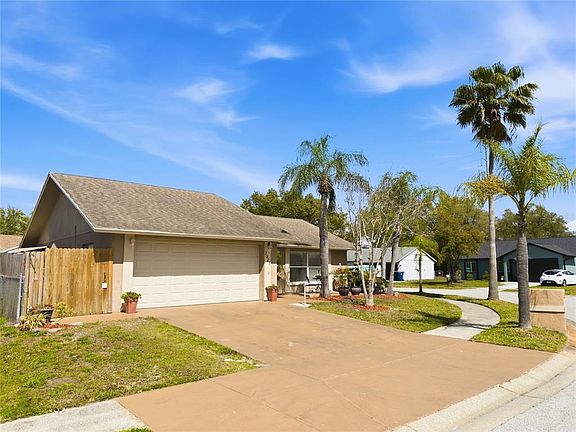 2nd image of 7923 Adelaide Loop