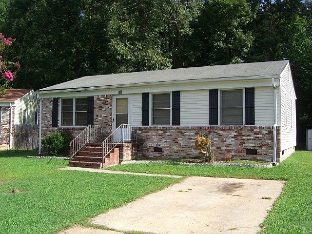 1st image of 863 Cheyenne Dr