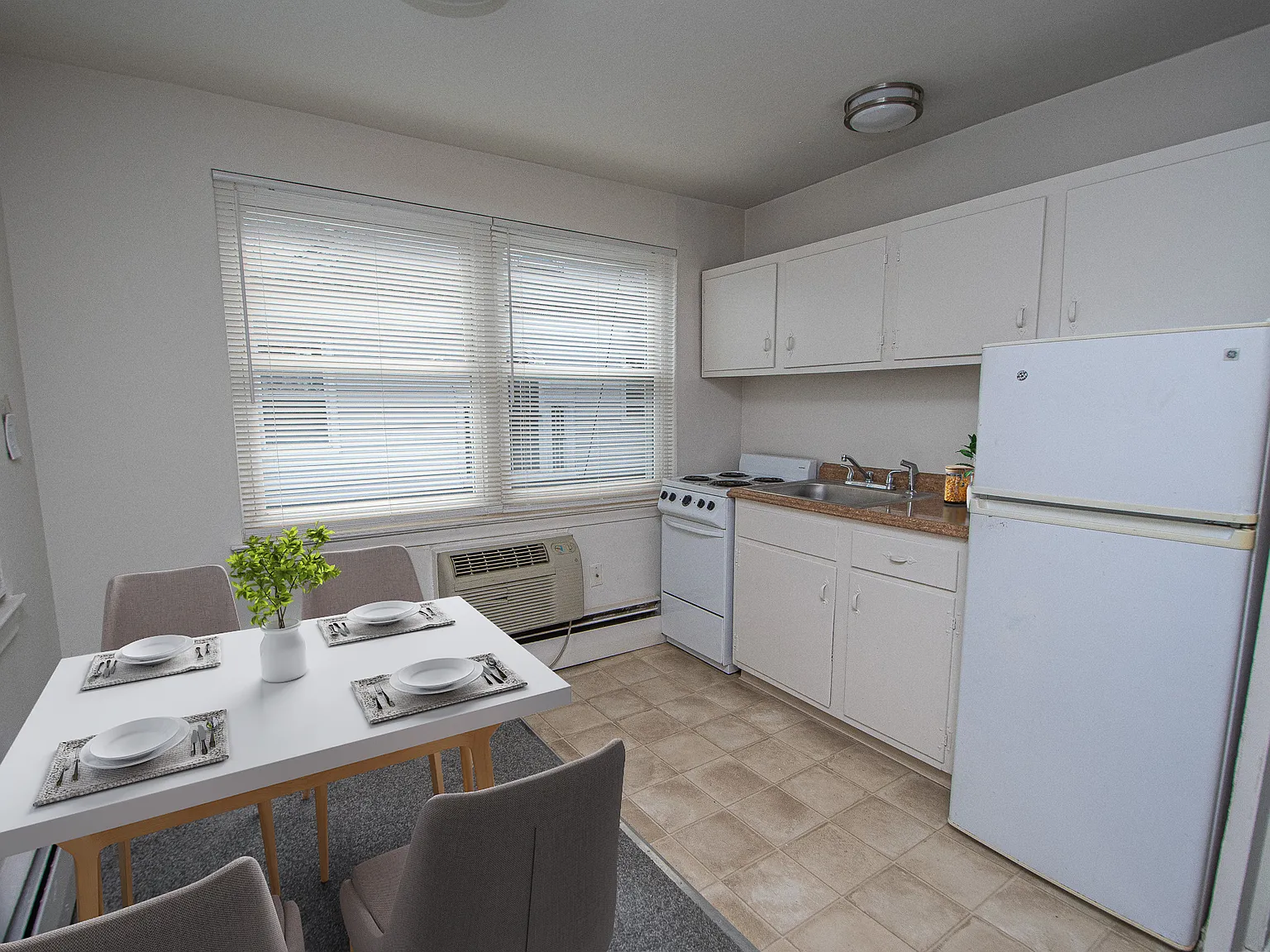 603 Farmington Ave — Photo 2