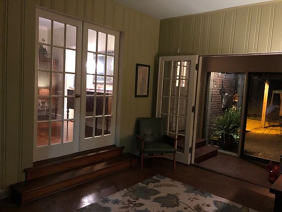 4th image of 303 N Sunflower Ave