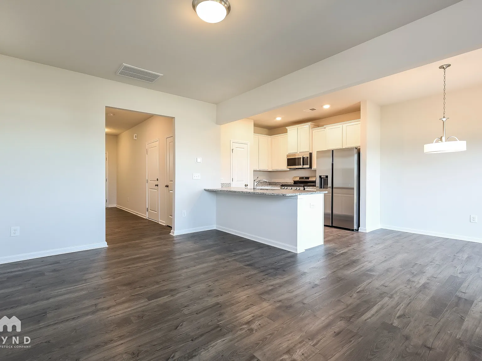 3 bed, 2.0 bath, 1448 sqft, $1,565 — Photo 4