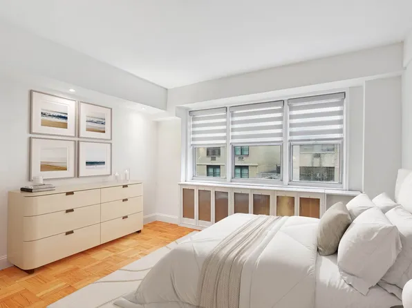 321 East 45th Street image 1 of 5