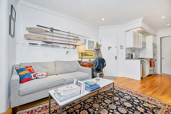 Rented by Keller Williams NYC | media 17