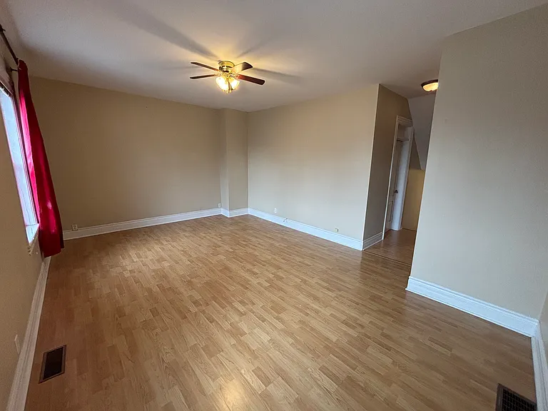 335 Nepean St — Photo 17