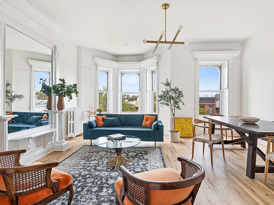 1st image of 299 6th Ave APT 4