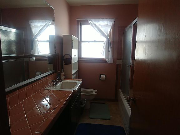 5th image of 328 Garfield St