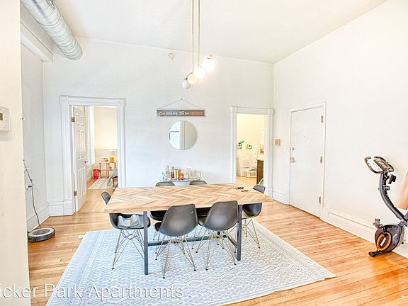 4th image of 1026 N Milwaukee Ave APT 2F