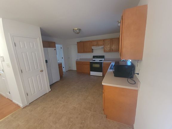 5th image of 8089 Goodfellow Ln