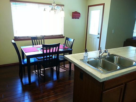 4th image of 8520 61st Pl NE