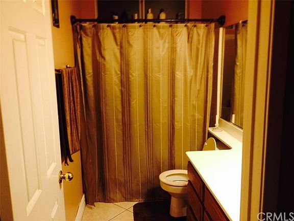 3rd image of 5504 N Berkeley St