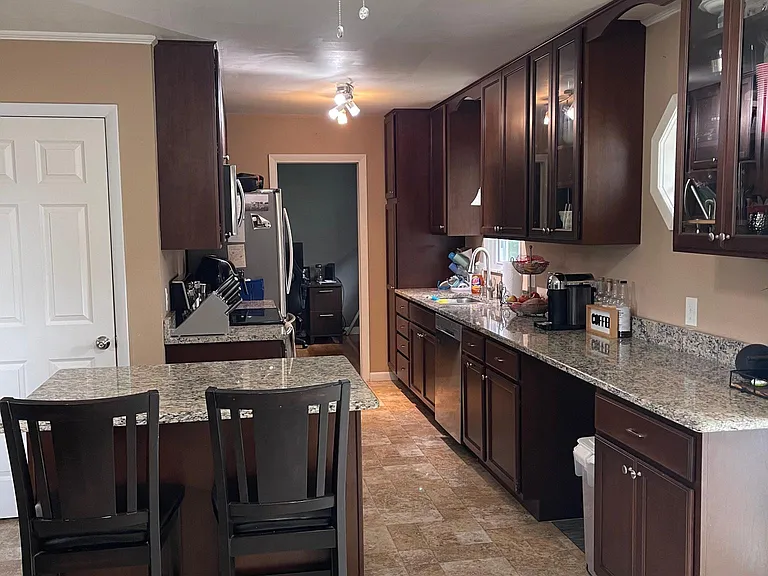 3644 Dennis Ln — Photo 2