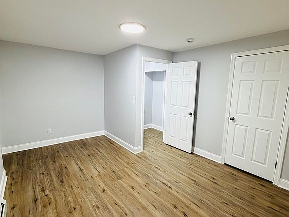 3rd image of 114 Graham St #1