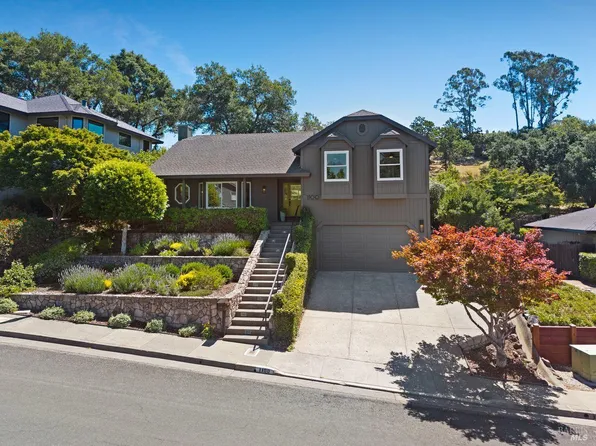 1100 Sunnyside Drive, Healdsburg, CA 95448