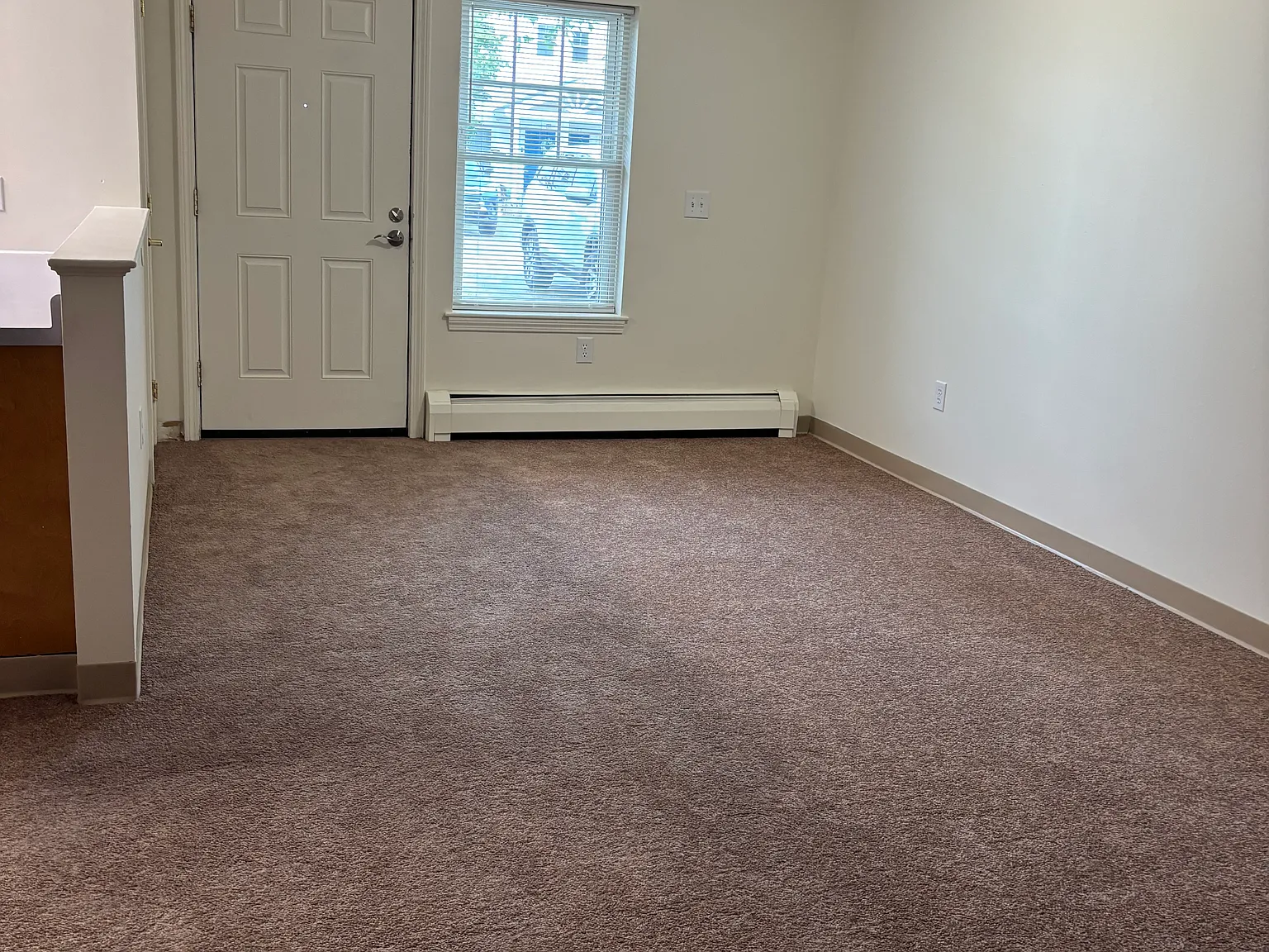 3 bed, $1,625 — Photo 2