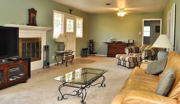 4th image of 1721 Bluebonnet Dr