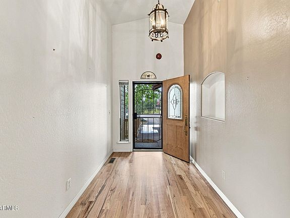 3rd image of 1820 WINDY WALK Lane