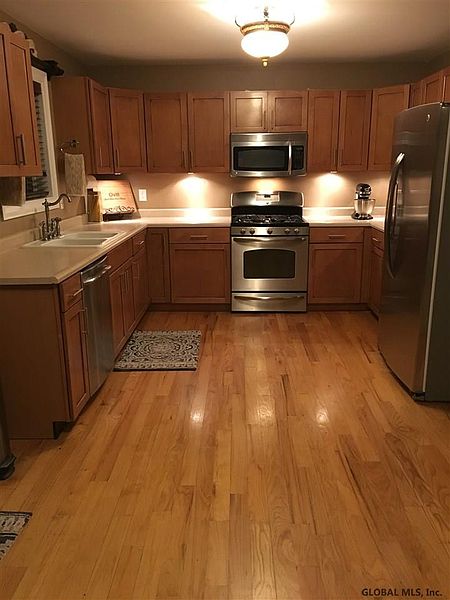 5th image of 8 KAYDEROSS Avenue
