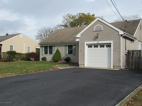 2nd image of 203 Dickinson Ave