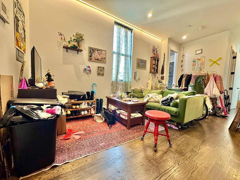 1st image of 412 Suydam St #2F