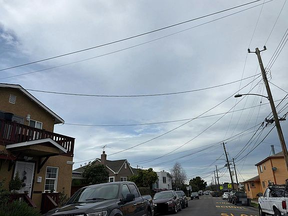 4th image of 9903 Olive St