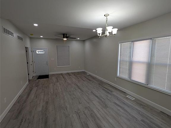 4th image of 244 E Lorena Ave