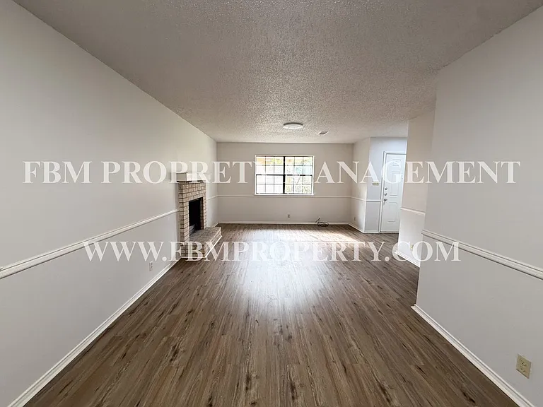 221 Highland Ave #A — Photo 2
