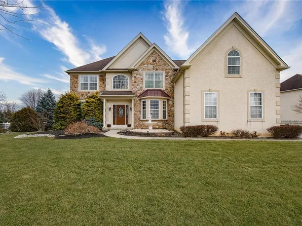 2295 Leigh Dr, Easton, PA 18040