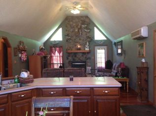 21 Church St, Barnesville, PA 18214