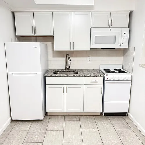 334 S Broadway #15 Photo 1