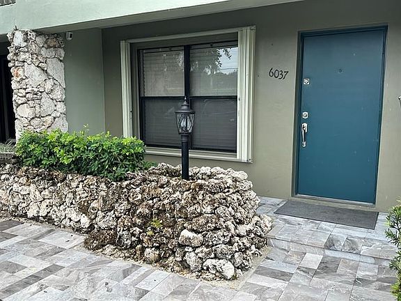 3rd image of 6037 Bayview Dr