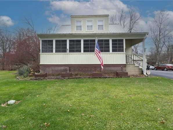 811 Ridge Rd, Newton Falls, OH 44444