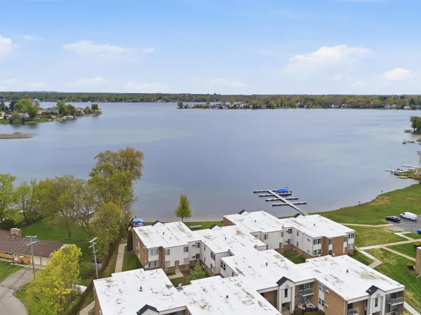 1671 S Cass Lake Rd #C, Keego Harbor, MI 48320