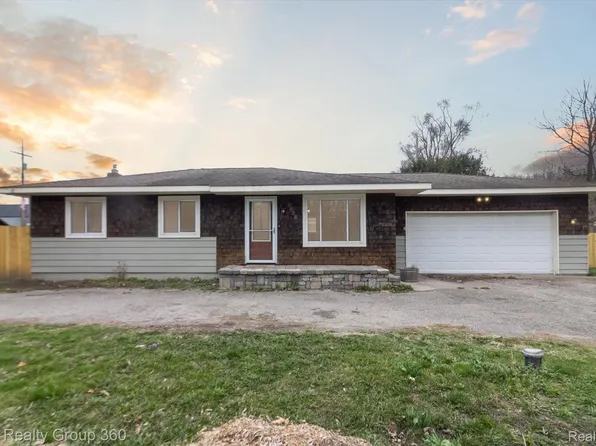 9526 Garden Ter, Commerce Township, MI 48382