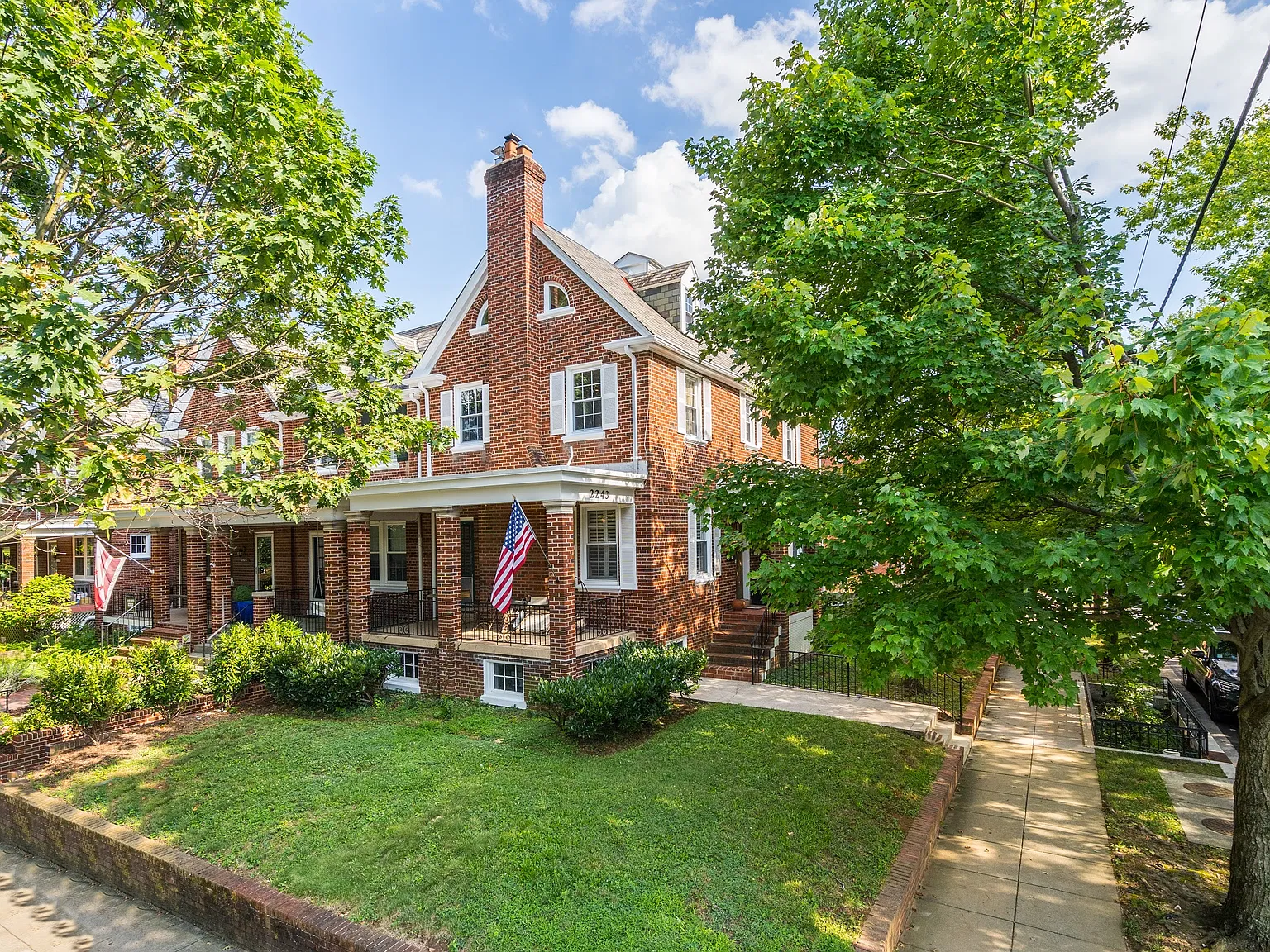 5 bed, 3000 sqft, $7,800 — Photo 2