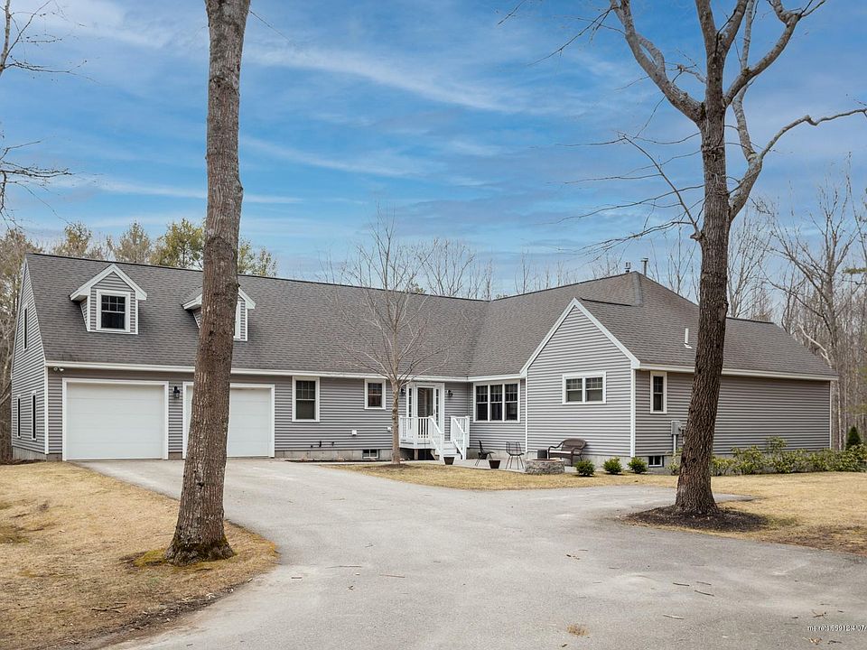 2nd image of 3 Dwight Ln