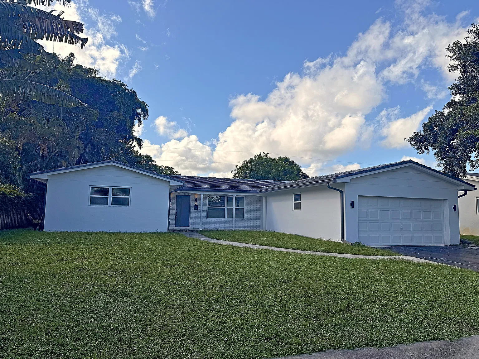 3 bed, 1976 sqft, $4,699 — Photo 1
