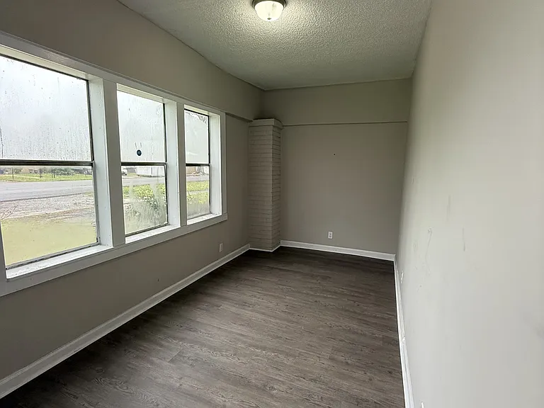 3116 Steiner Ave SW — Photo 6