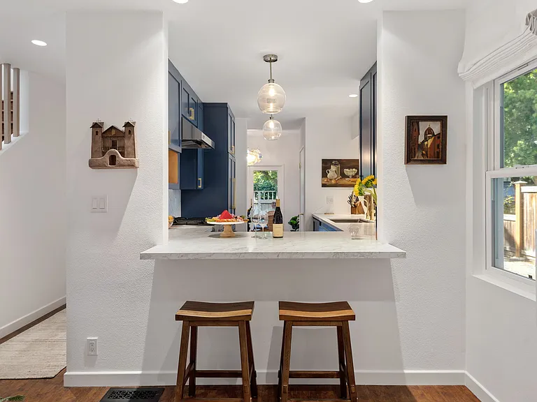 18 E Valerio St — Photo 6