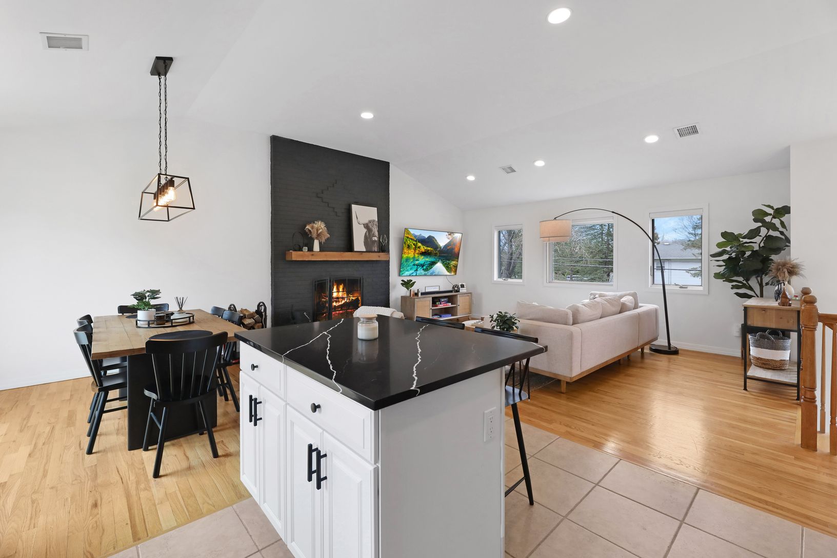  Open Concept Entertaining